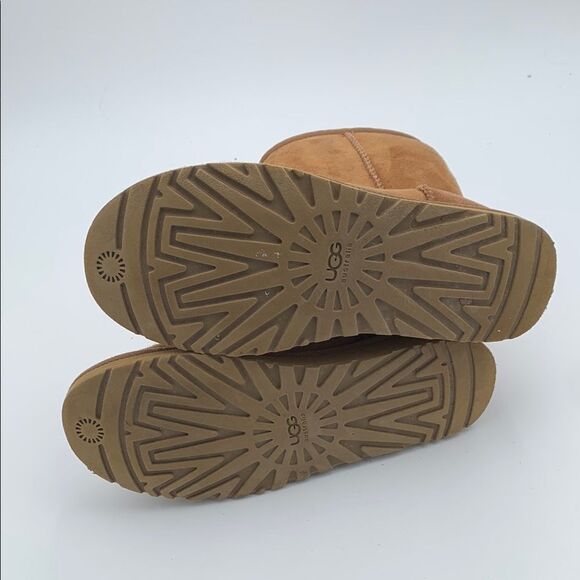 UGG in classic chestnut brown suede leather wool shearling lined Womans size 8 - Picture 7 of 8